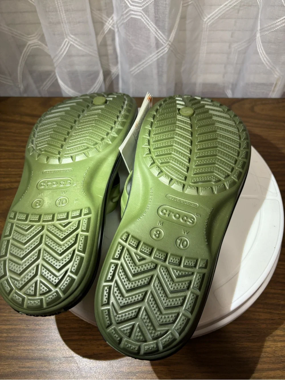 CROCS Crocband Printed MENS 8 Women’s 10 Flip Flop Sandal Green/Black camo NWT